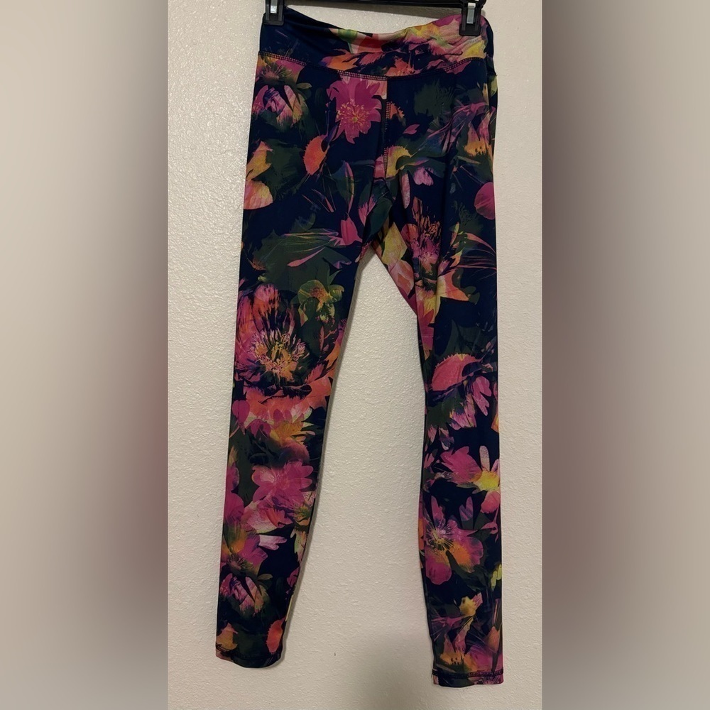 Energie- women’s leggings- size M- polyester material